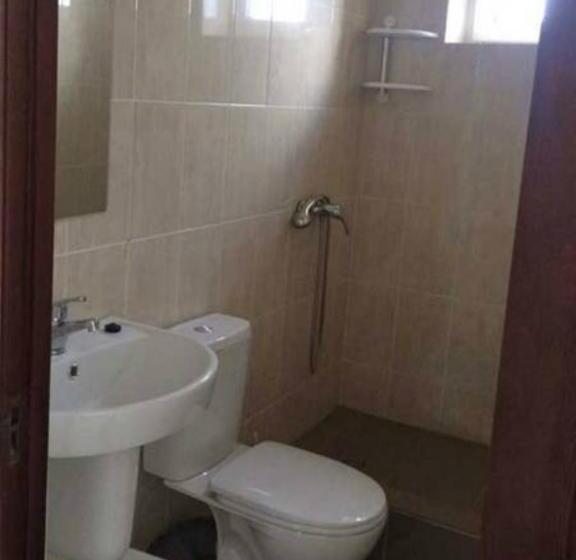 اتاق خانوادگی با چشمانداز دریا, Golden Beach