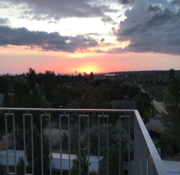 اتاق لوکس با چشمانداز دریا, Golden Beach