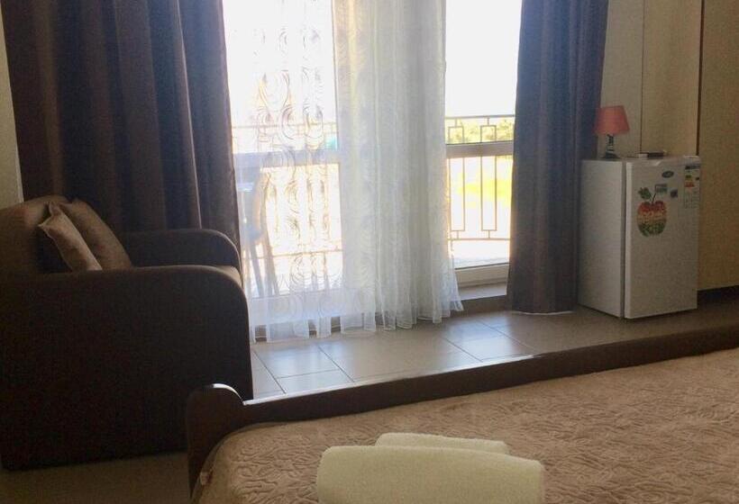 اتاق لوکس با چشمانداز دریا, Golden Beach