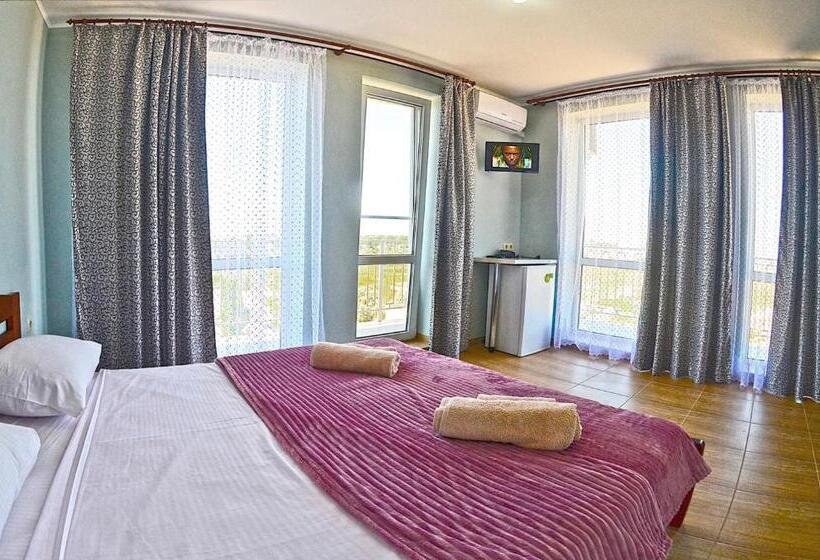 اتاق لوکس با چشمانداز دریا, Golden Beach