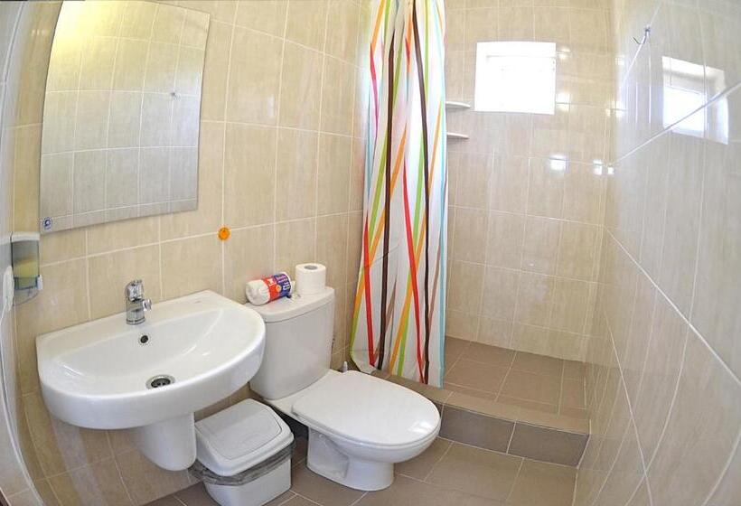 اتاق استاندارد چهارنفره با بالکن, Golden Beach