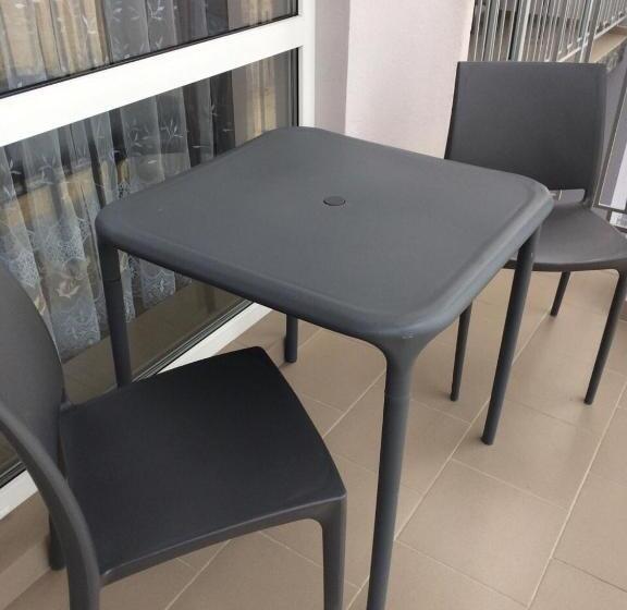 اتاق لوکس با بالکن, Golden Beach