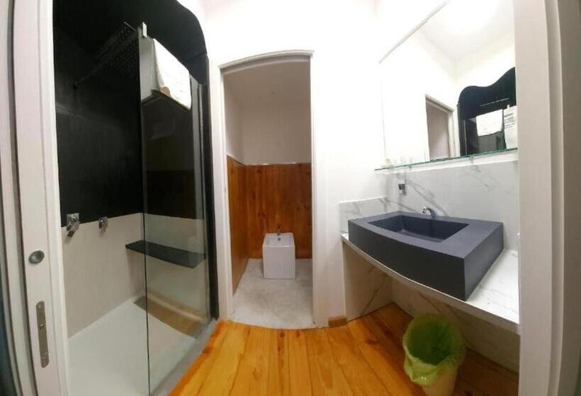 سوییت اجرایی, Black Vulcano Suites&studios