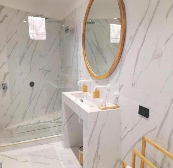 سوییت اجرایی, Black Vulcano Suites&studios