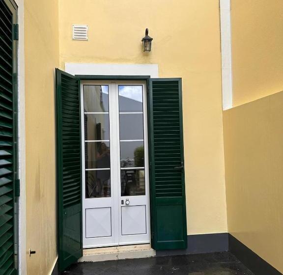 غرفة قياسية مطلّة علي الحديقة, Azor International Hostel