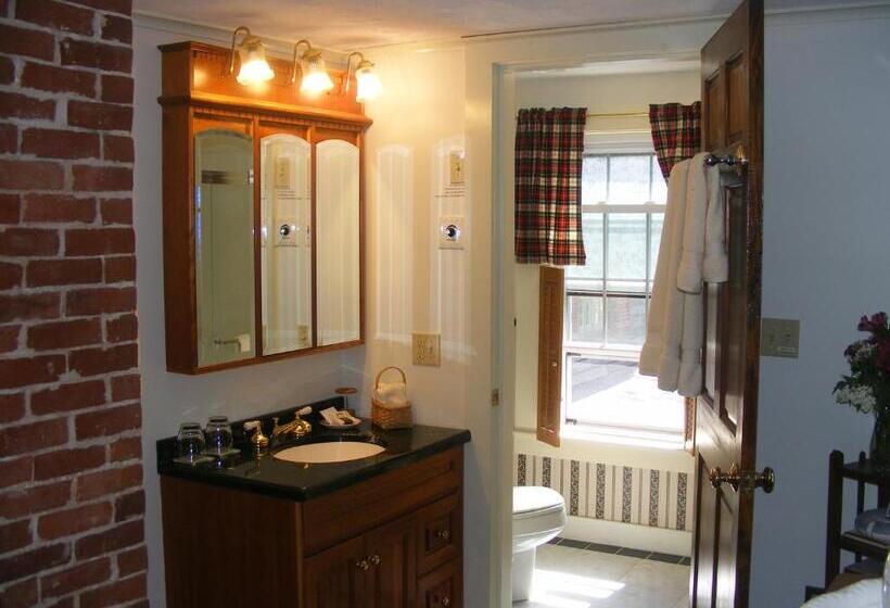 Номер Стандарт, The Tartan Fox At The Meadmere