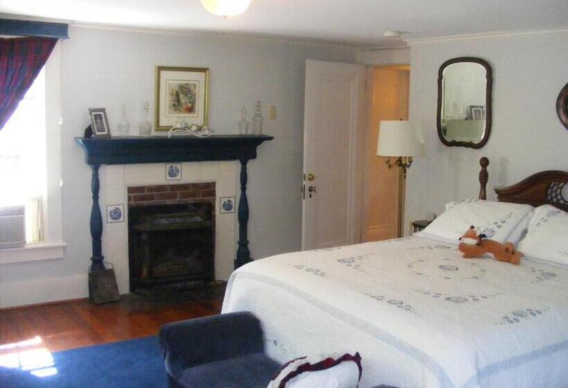 Номер Deluxe, The Tartan Fox At The Meadmere