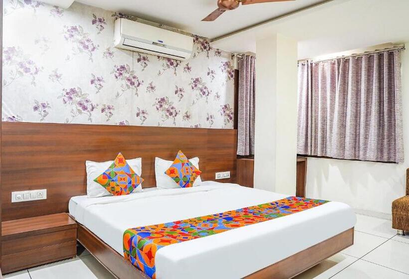 غرفة إدارية ثلاثية, Fabhotel Ashirwad Regency