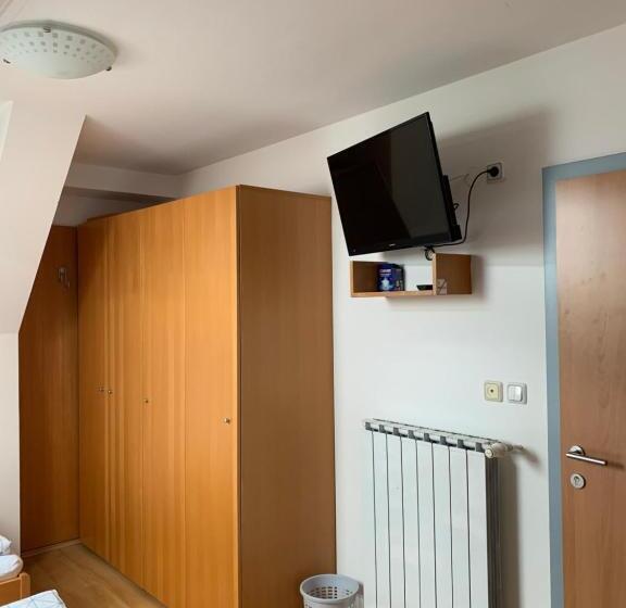 اتاق کلاسیک چهارنفره, Martinova Izba   Rooms & Apartments