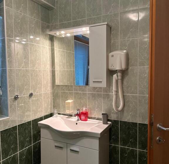 اتاق کلاسیک چهارنفره, Martinova Izba   Rooms & Apartments