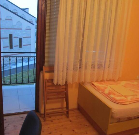 اتاق استاندارد با بالکن, Bravo Guest House