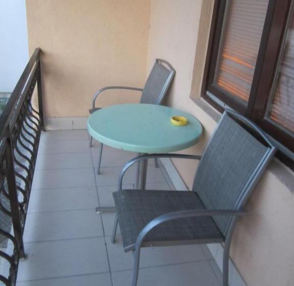 اتاق استاندارد با بالکن, Bravo Guest House