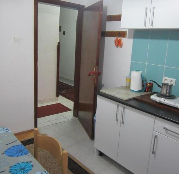 اتاق استاندارد با بالکن, Bravo Guest House