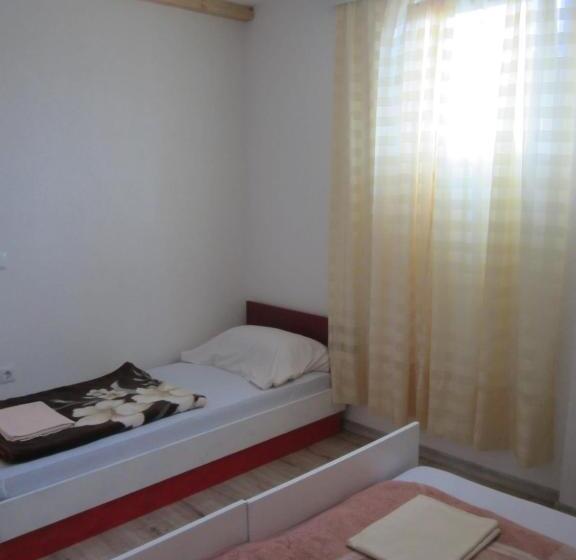آپارتمان 1 خوابه, Bravo Guest House