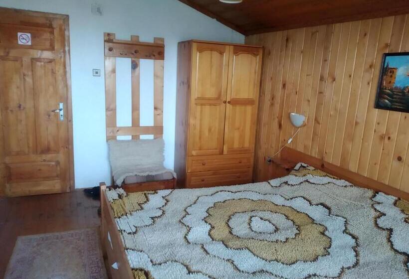 バルコニー付きスタンダードルーム, Chapov Guest Rooms