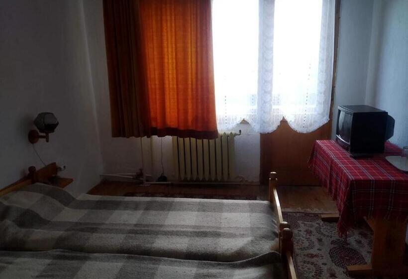 غرفة قياسية مزوَّدة بشُرفة, Chapov Guest Rooms