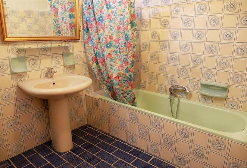 חדר קלאסי לארבעה, Spiti Bed & Breakfast