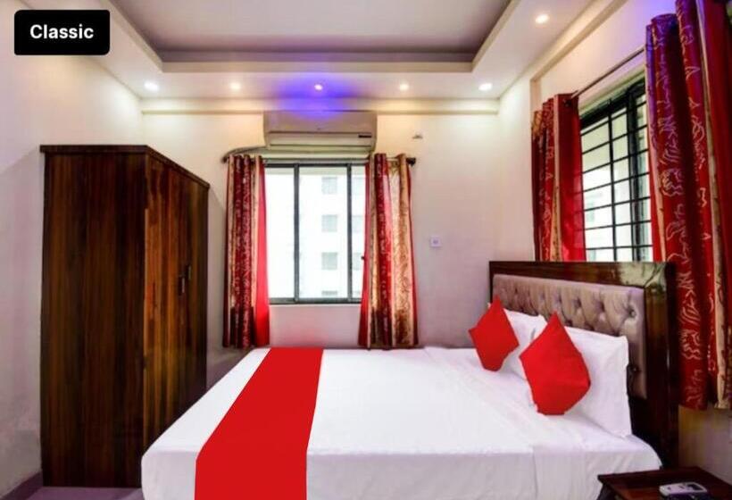 Deluxe Rum, R S Villa Kolkata