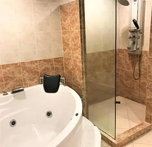 スイート, Savannah Resort