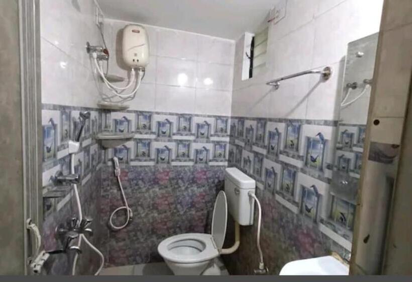 اتاق لوکس, Savashi Puri Near Sea Beach 300m