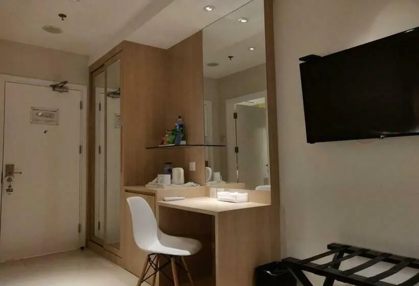プールの見えるスーペリアルーム, Astara Hotel Balikpapan