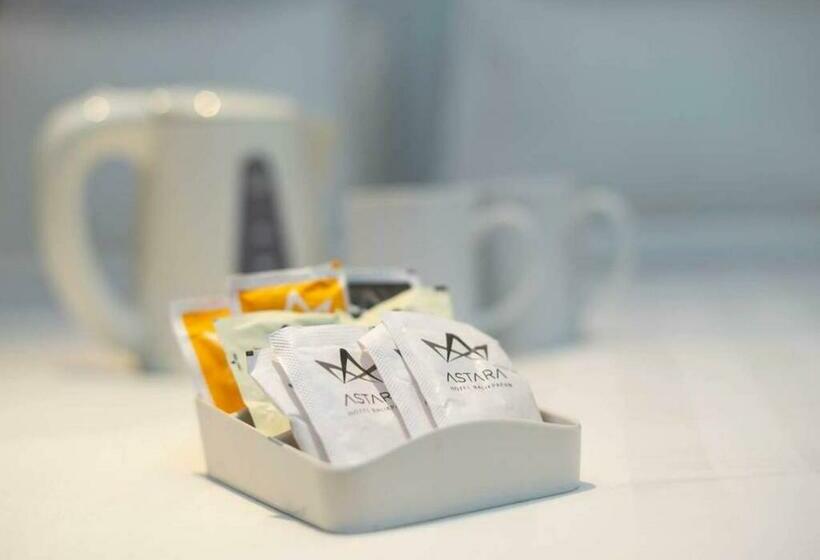 غرفة سوبيريور مطلة على حمام السباحة, Astara Hotel Balikpapan