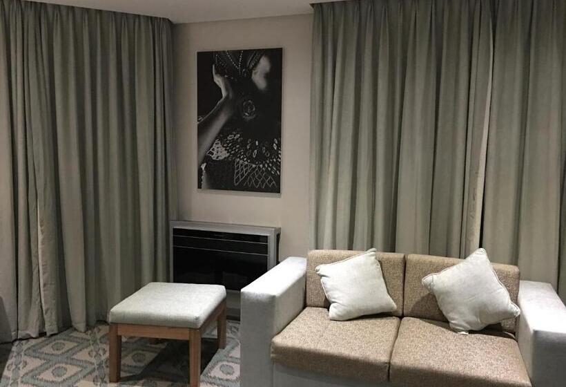 سوییت, Cresta Maun