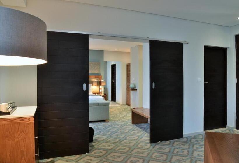 سوئیت پرزیدنت, Cresta Maun