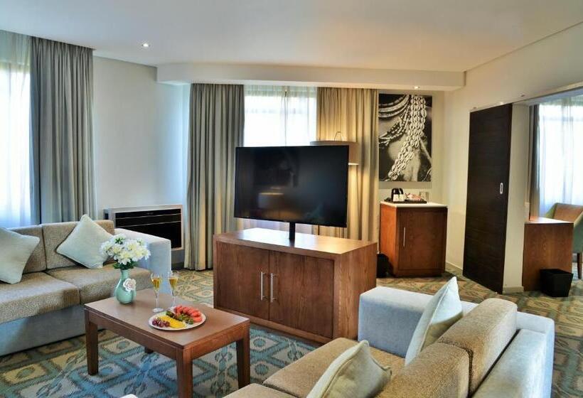 سوئیت پرزیدنت, Cresta Maun