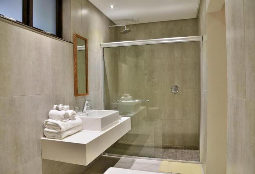اتاق استاندارد, Cresta Maun