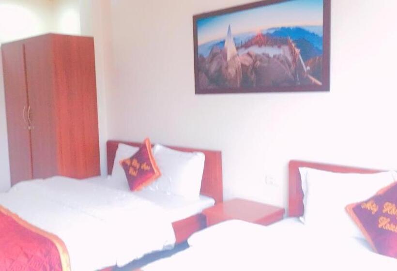 اتاق استاندارد, May Hong