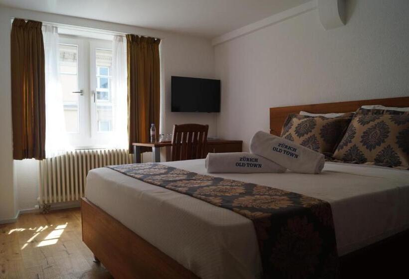 اتاق سوپریور, Old Town