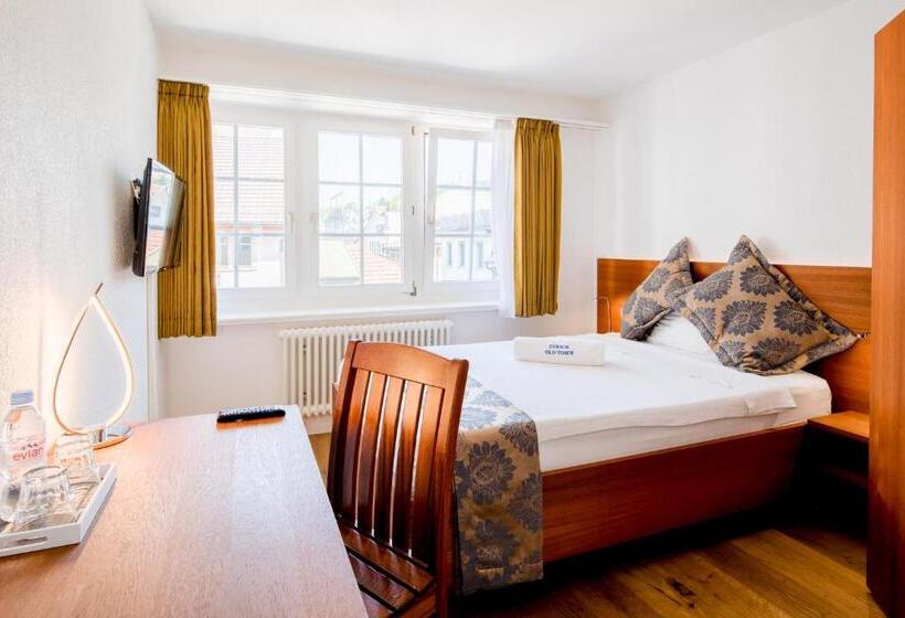 اتاق سوپریور, Old Town