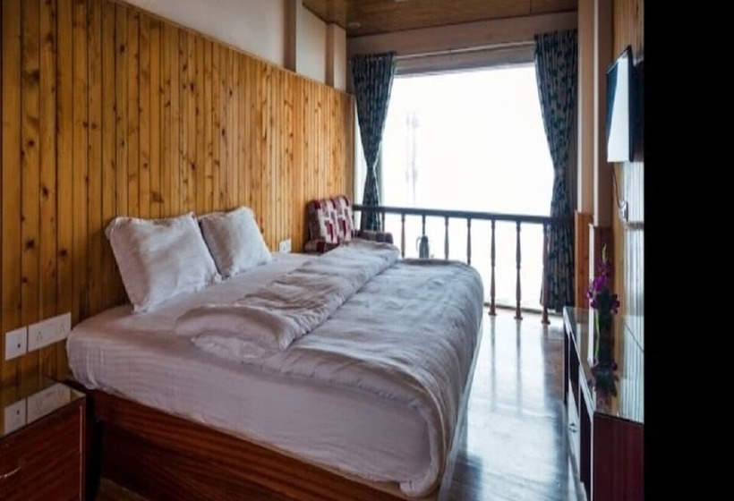 Pokój Deluxe, Pride