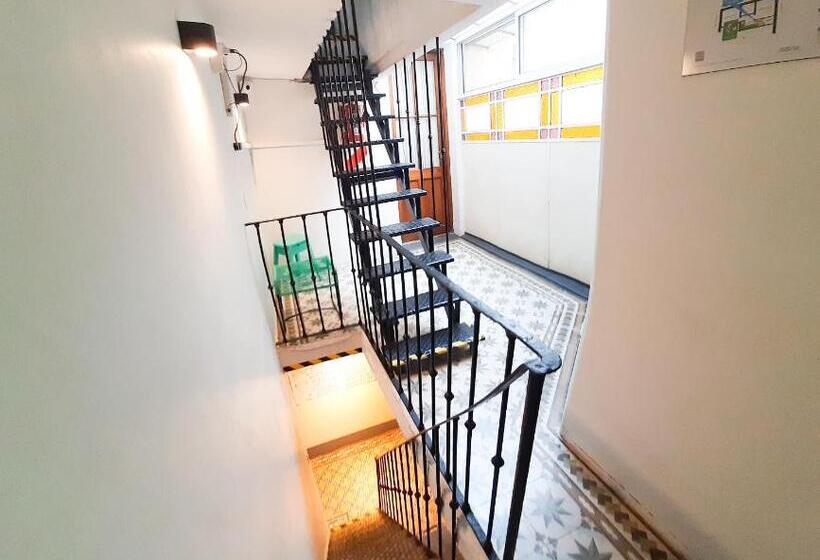 اتاق استاندارد یک نفره, Lopez Hostel & Suites