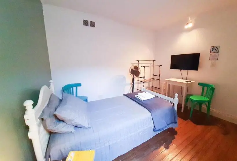 اتاق استاندارد یک نفره, Lopez Hostel & Suites