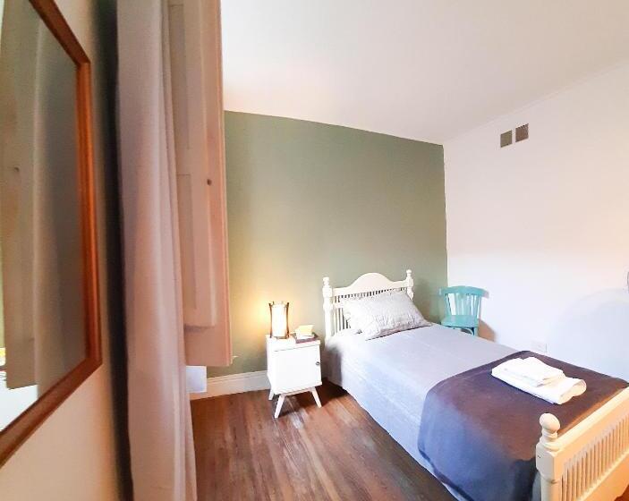 اتاق استاندارد یک نفره, Lopez Hostel & Suites