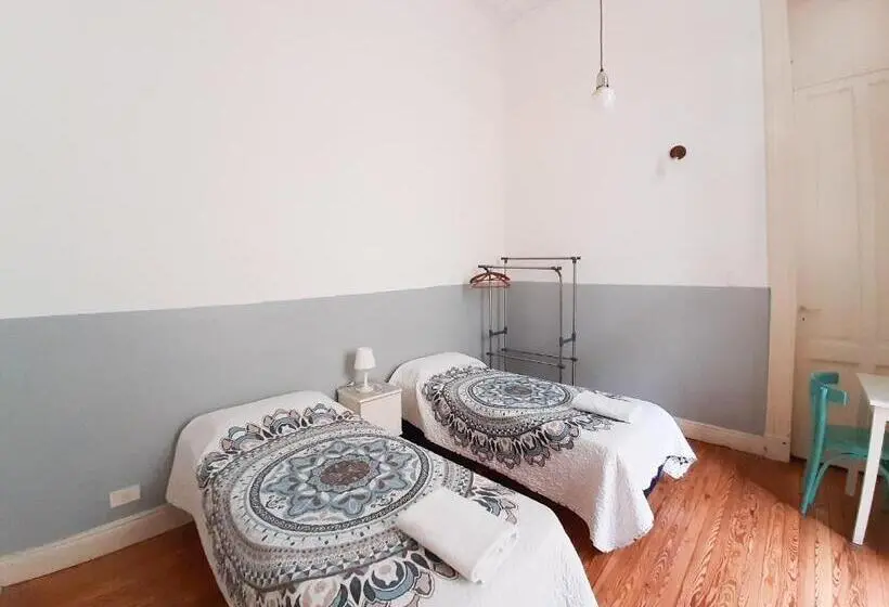 اتاق استاندارد با سرویس بهداشتی مشترک, Lopez Hostel & Suites