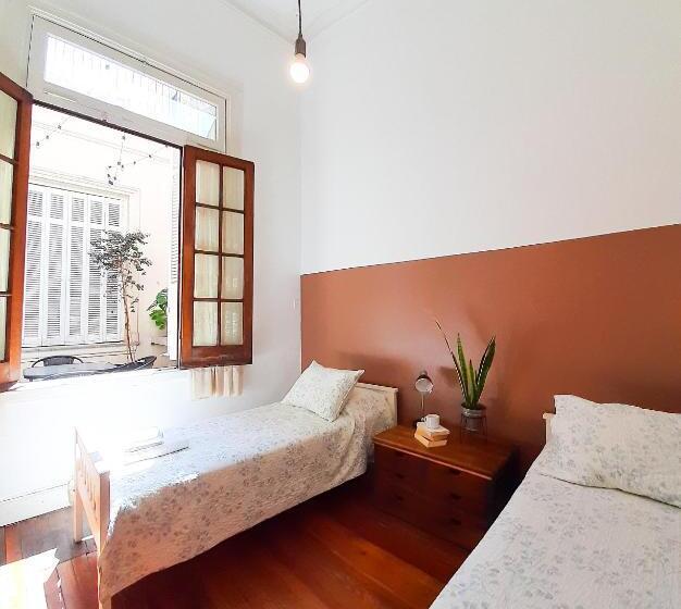 اتاق استاندارد با سرویس بهداشتی مشترک, Lopez Hostel & Suites