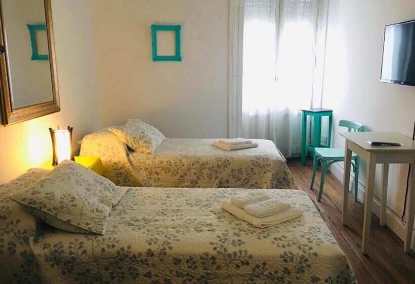 اتاق استاندارد با سرویس بهداشتی مشترک, Lopez Hostel & Suites