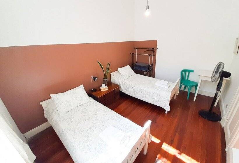 اتاق استاندارد با سرویس بهداشتی مشترک, Lopez Hostel & Suites