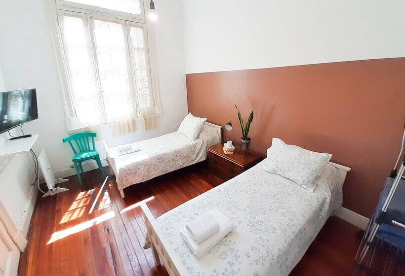 اتاق استاندارد با سرویس بهداشتی مشترک, Lopez Hostel & Suites