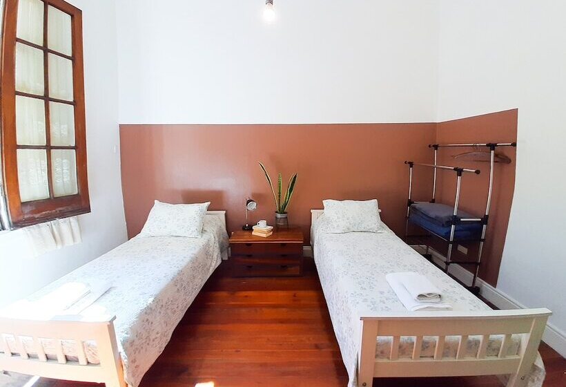 اتاق استاندارد با سرویس بهداشتی مشترک, Lopez Hostel & Suites