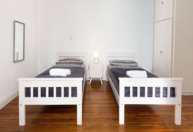 اتاق استاندارد با سرویس بهداشتی مشترک, Lopez Hostel & Suites