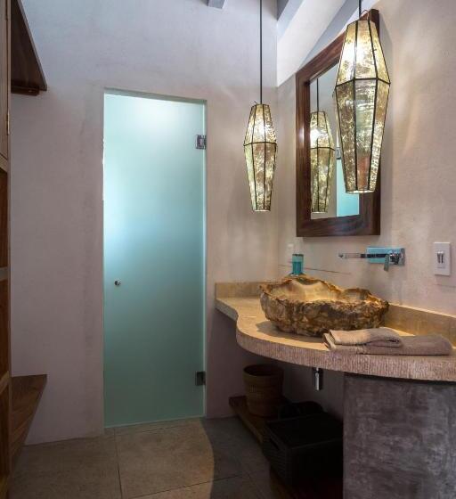 מיטת קינג בסוויטה, Anjali Casa Divina