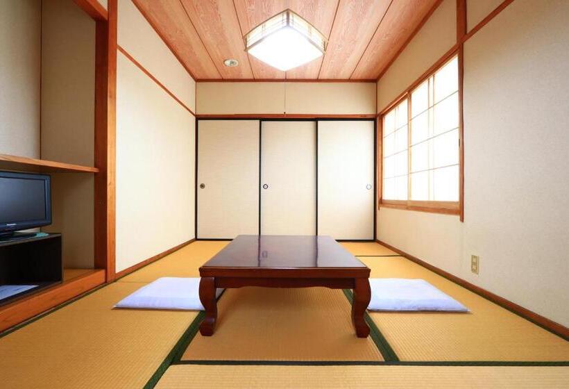 חדר סטנדרט לשלושה, Suikoen