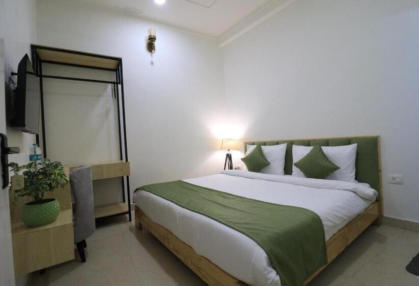 חדר דלוקס, Around Stays Luxuria