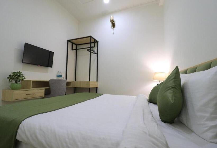 חדר דלוקס, Around Stays Luxuria