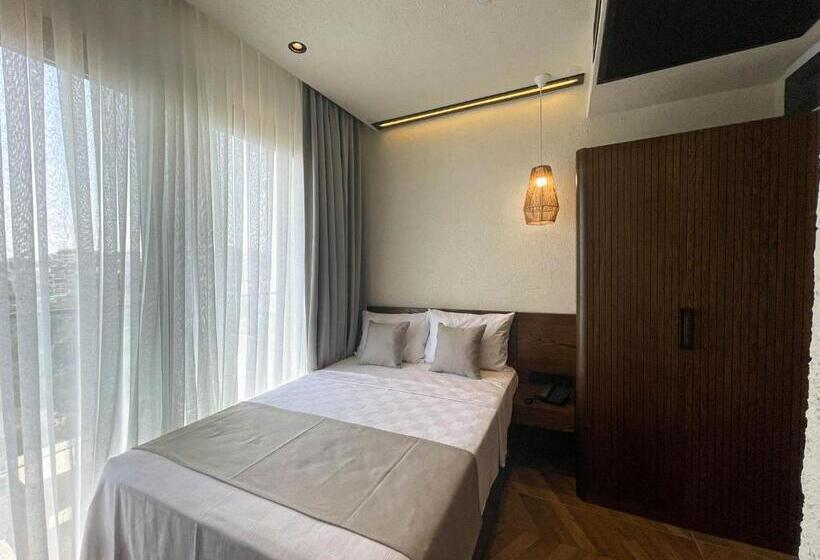 غرفة قياسية فردية مطلة علي البحر, Now Boutique