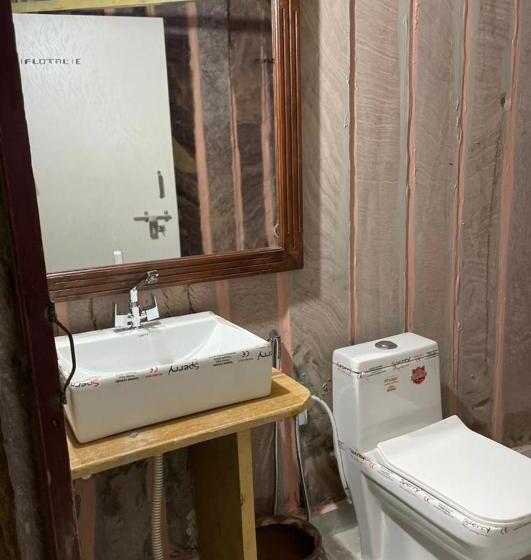 バルコニー付きスタンダードトリプルルーム, Diamond Guest House